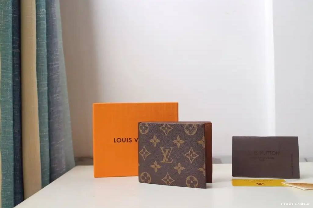 Official oldcobbler WALLET AMERIGO LOUIS VUITTON 0630